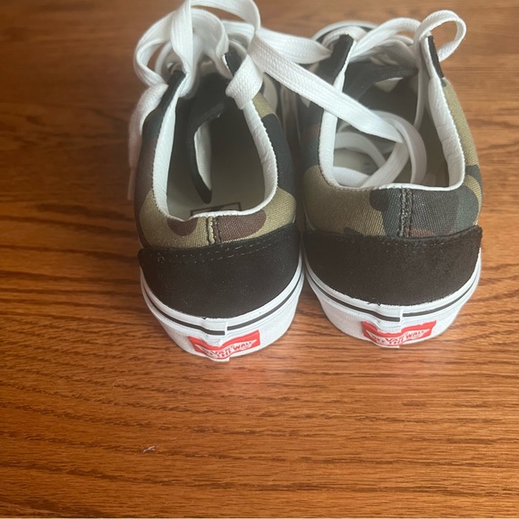 VANS Never worn, black and camo, sz 5 - Picture 5 of 5
